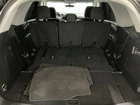 Used 2023 Ford Explorer XLT RWD image 17