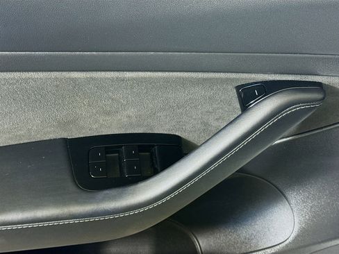 Used 2020 Tesla Model 3 Standard Range Plus image 23