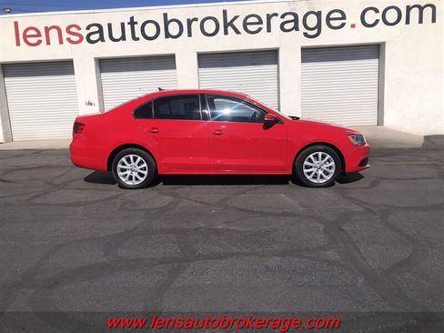 Used 2012 Volkswagen Jetta SE FWD image 1