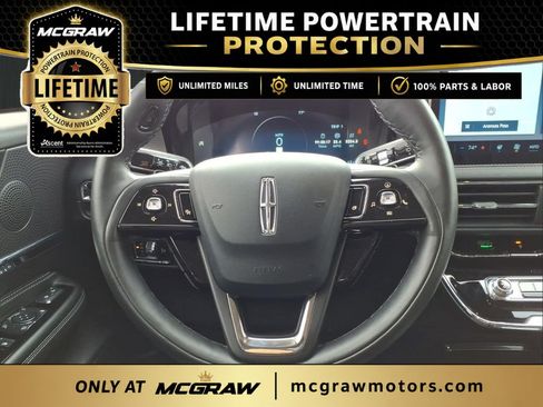 Used 2025 Lincoln Corsair Reserve AWD/4WD image 16