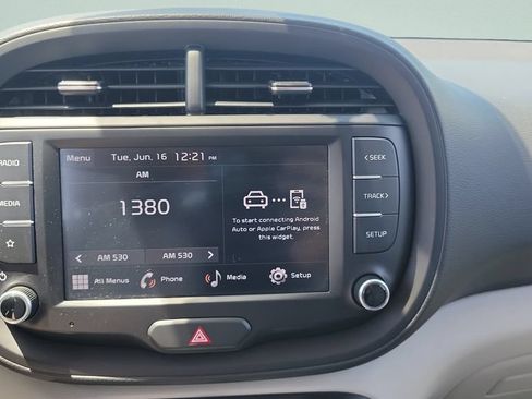 Used 2023 Kia Soul LX FWD image 14