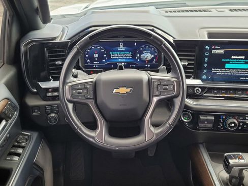 Used 2024 Chevrolet Silverado 1500 High Country w/ Technology Package AWD/4WD image 12