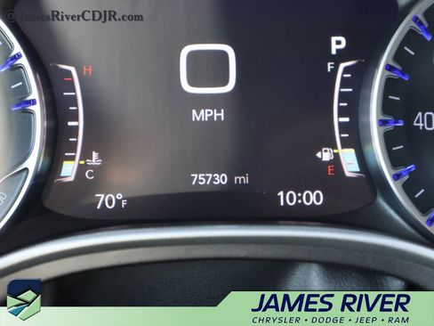 Used 2024 Chrysler Pacifica Touring-L FWD image 29