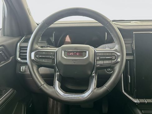 Used 2025 GMC Acadia Elevation image 18