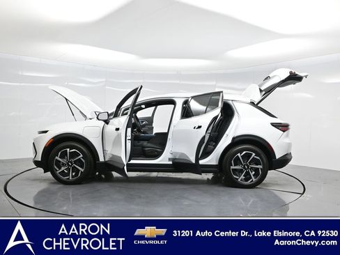 New 2026 Chevrolet Equinox EV LT image 41