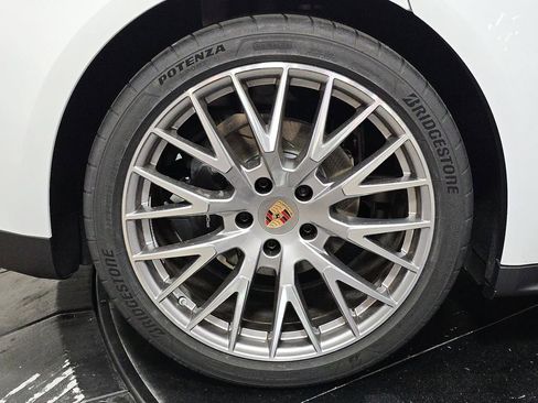 New 2025 Porsche Panamera 4 image 29