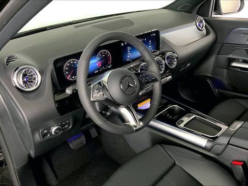 New 2025 Mercedes-Benz GLA 250 4MATIC image 10