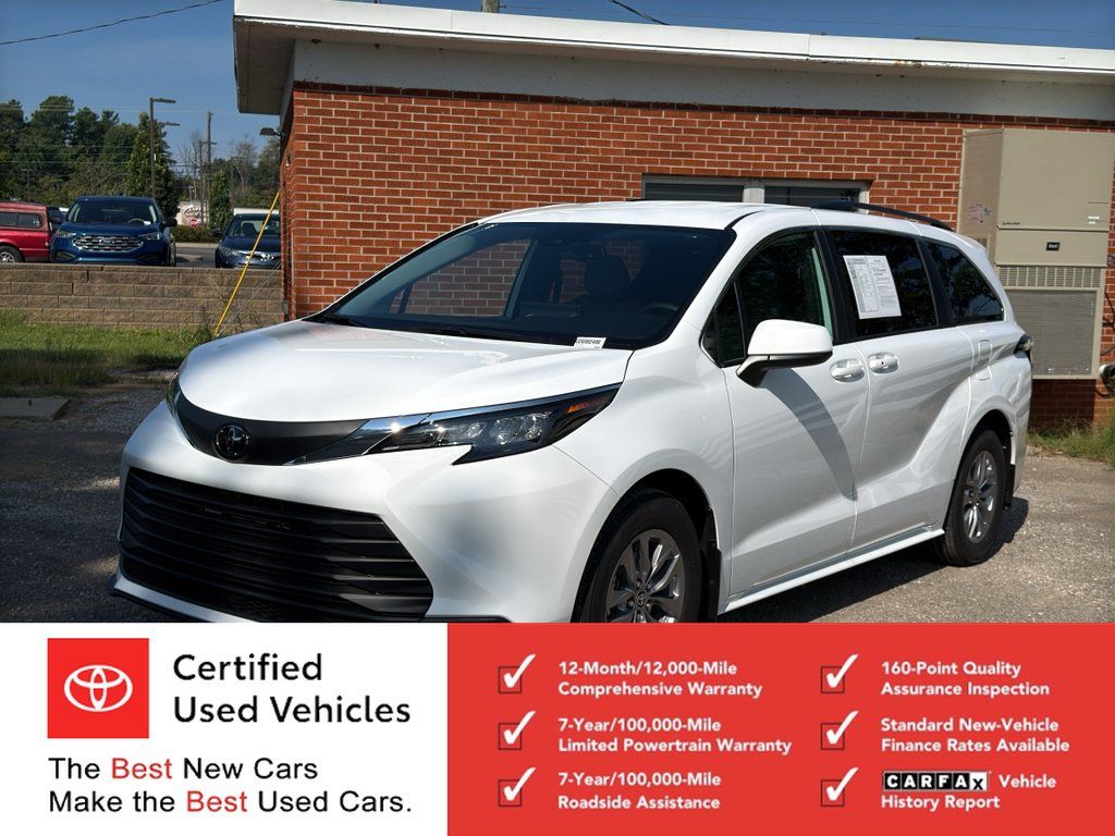 Certified 2026 Toyota Sienna LE FWD image 7