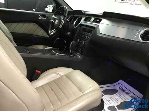 Used 2013 Ford Mustang Premium RWD image 36