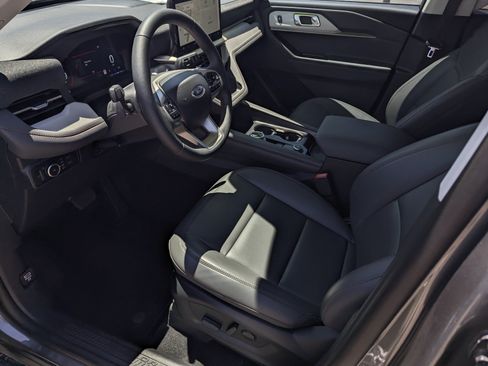 New 2026 Ford Explorer Active w/ Active Comfort Package RWD image 10