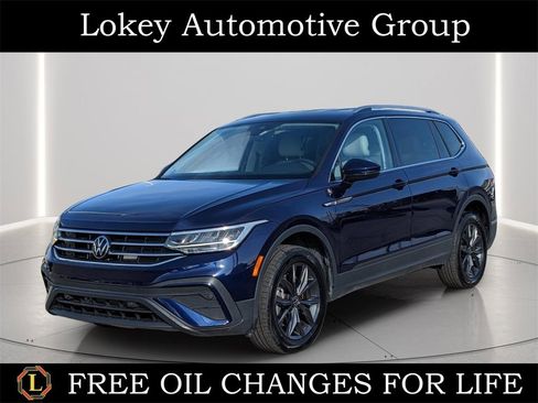 Certified 2023 Volkswagen Tiguan SE image 1