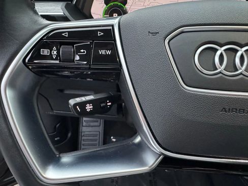 Used 2021 Audi e-tron Premium Plus w/ Premium Plus Package image 30