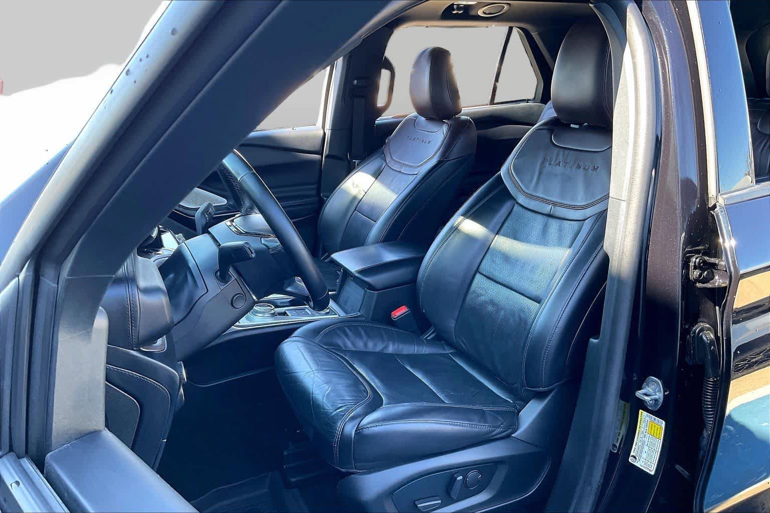 Used 2023 Ford Explorer Platinum w/ Technology Package AWD/4WD image 9