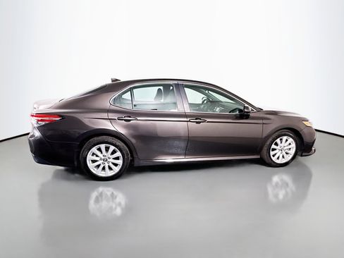 Used 2020 Toyota Camry LE image 11
