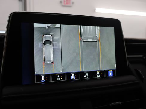 Used 2023 Chevrolet Suburban RST w/ Luxury Package AWD/4WD image 21