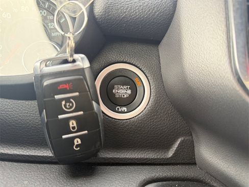 Used 2024 RAM 1500 Laramie image 30