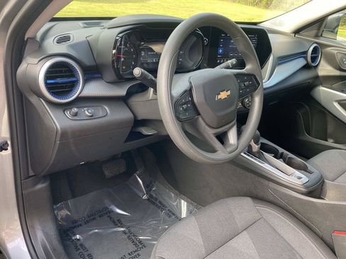 Used 2026 Chevrolet Trax LS FWD image 21
