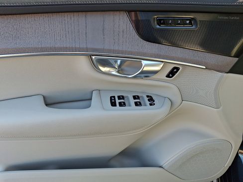 New 2026 Volvo XC90 B6 Ultra w/ Protection Package Premier image 7