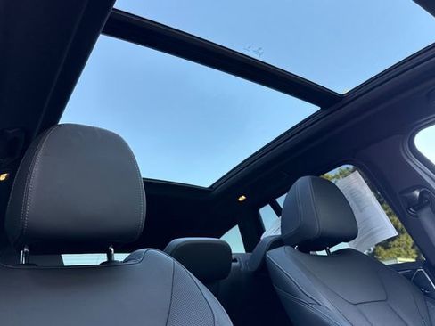 Used 2024 BMW X3 xDrive30i w/ M Sport Package AWD/4WD image 19