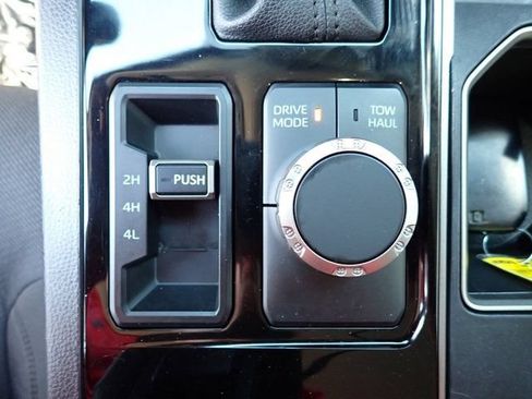 Used 2022 Toyota Tundra SR5 AWD/4WD image 27