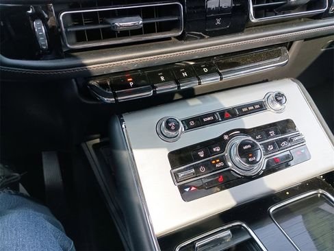 Used 2024 Lincoln Aviator Premiere w/ Premium Package image 26