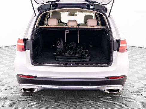 Used 2019 Mercedes-Benz GLC 300 4MATIC image 32
