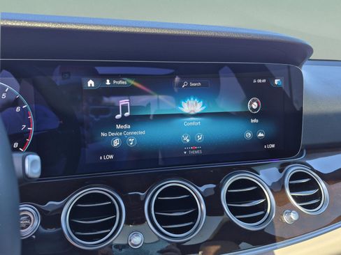 Used 2022 Mercedes-Benz E 350 Sedan image 27