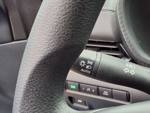 Used 2024 Nissan Sentra SV FWD image 17