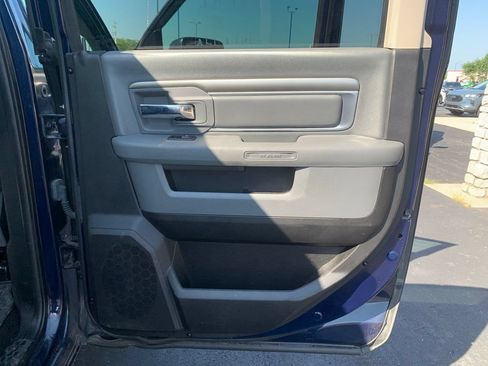 Used 2017 RAM 1500 Big Horn AWD/4WD image 32