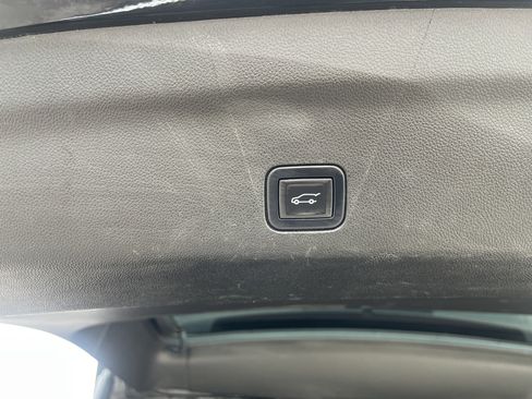 Used 2022 Chevrolet Suburban High Country image 22