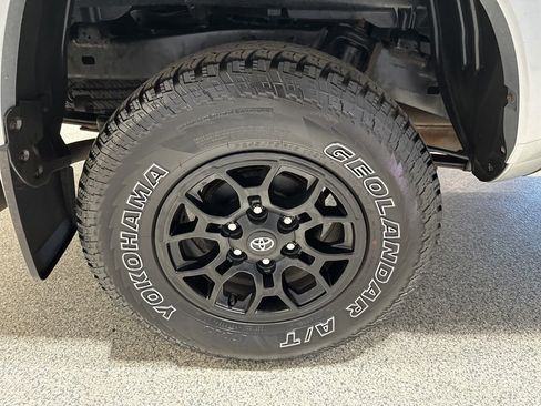 Used 2022 Toyota Tacoma SR5 image 22