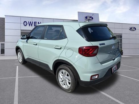 Used 2025 Hyundai Venue SE FWD image 3