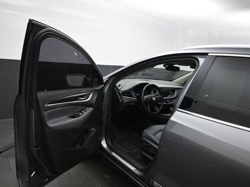 Used 2020 Buick Enclave Premium image 16