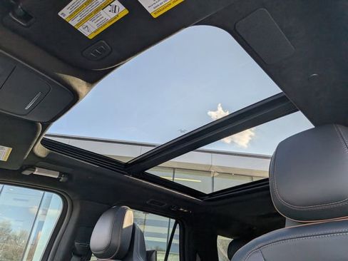 New 2025 Lincoln Navigator L Black Label image 19