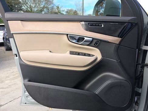 New 2026 Volvo XC90 B6 Plus w/ Protection Package Premier image 32