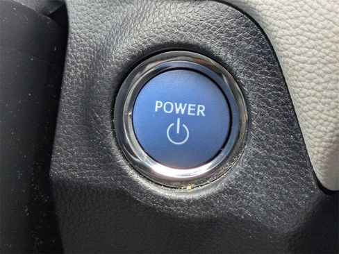 Used 2020 Toyota RAV4 XLE image 33