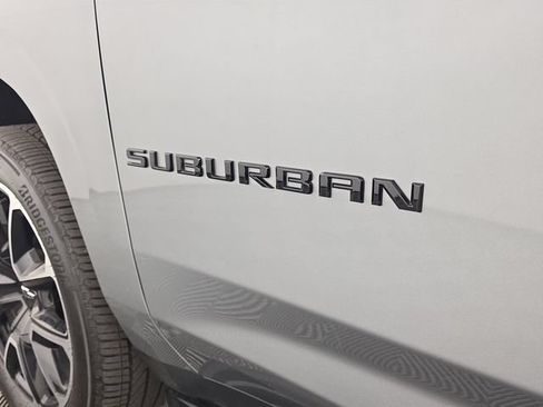 Used 2025 Chevrolet Suburban RST w/ Sun And Tow Package AWD/4WD image 11