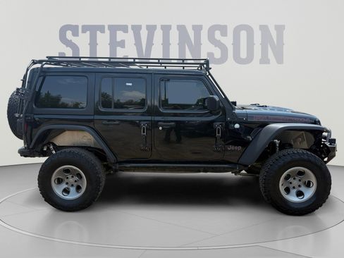 Used 2018 Jeep Wrangler Unlimited Rubicon w/ Cold Weather Group AWD/4WD image 6