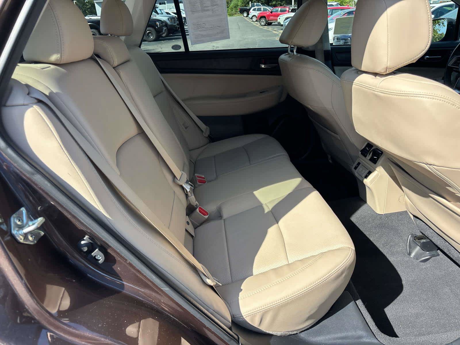 Used 2019 Subaru Outback 3.6R Limited AWD/4WD image 17