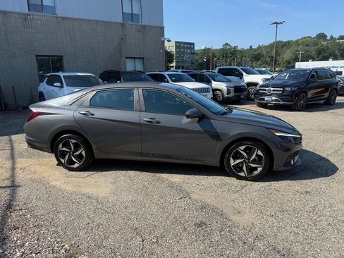 Used 2023 Hyundai Elantra SEL w/ Convenience Package FWD image 7