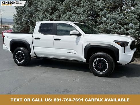 Used 2025 Toyota Tacoma TRD Off-Road AWD/4WD image 11