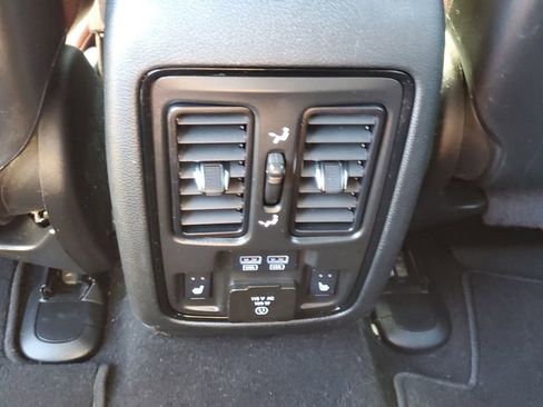 Used 2024 Dodge Durango GT AWD/4WD image 13