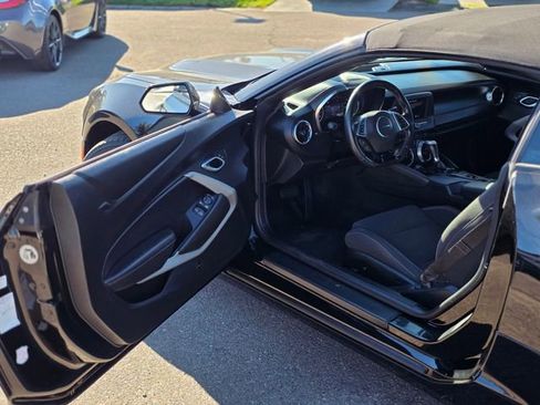 Used 2020 Chevrolet Camaro LT image 34