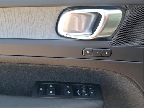 New 2025 Volvo XC40 B5 Core w/ Protection Package Premier image 9