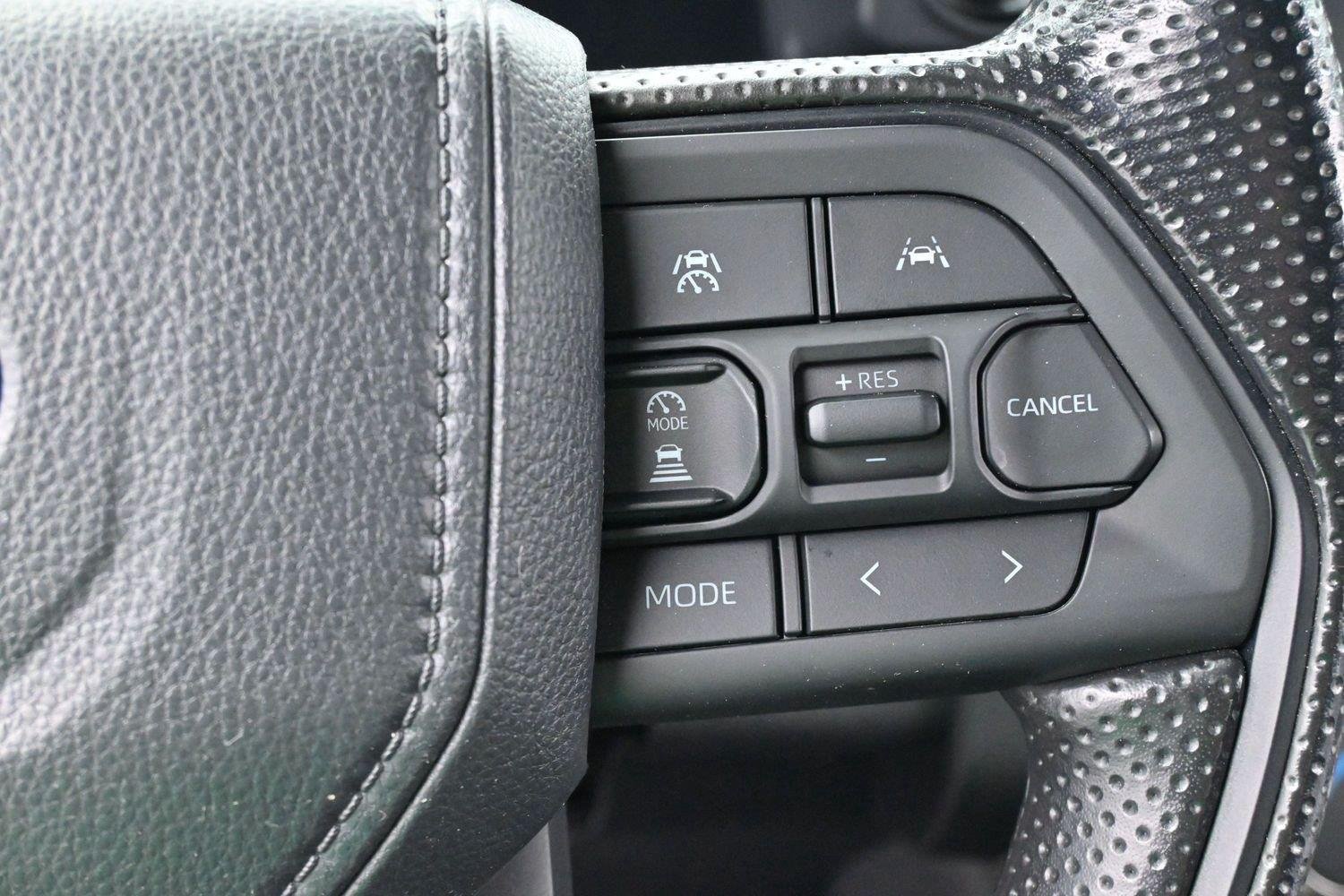Used 2024 Toyota Tacoma SR AWD/4WD image 17