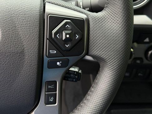 Used 2021 Toyota Tacoma Limited AWD/4WD image 27