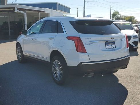 Used 2017 Cadillac XT5 Luxury image 3