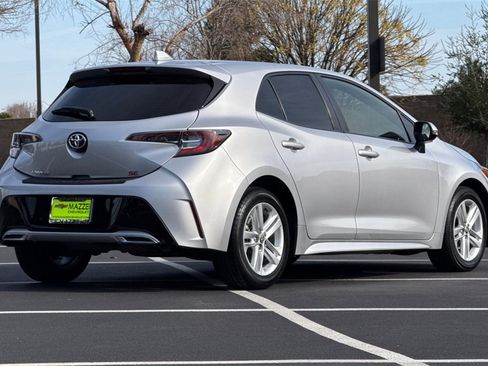 Used 2020 Toyota Corolla Hatchback image 10