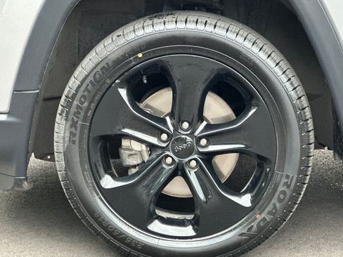 Used 2019 Jeep Compass Latitude AWD/4WD image 34