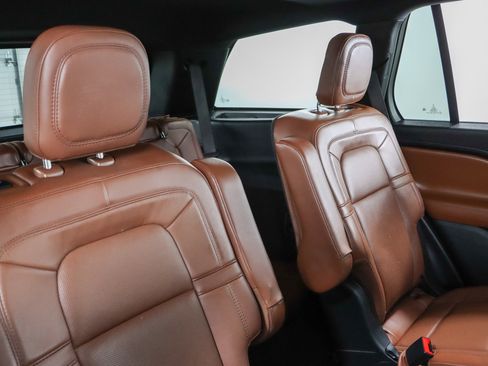 Used 2023 Lincoln Aviator Reserve w/ Equipment Group 201A AWD/4WD image 29
